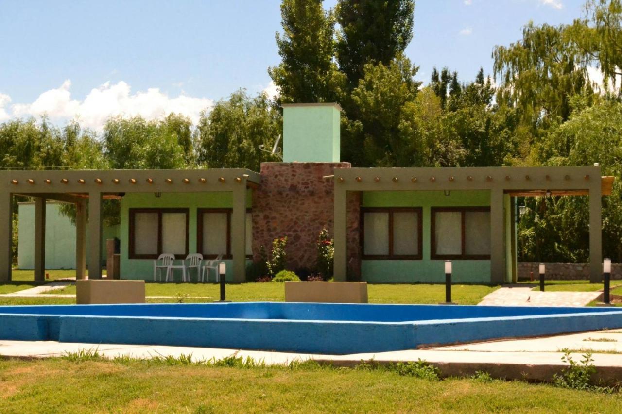 Complejo Los Enamorados Calingasta Exteriör bild